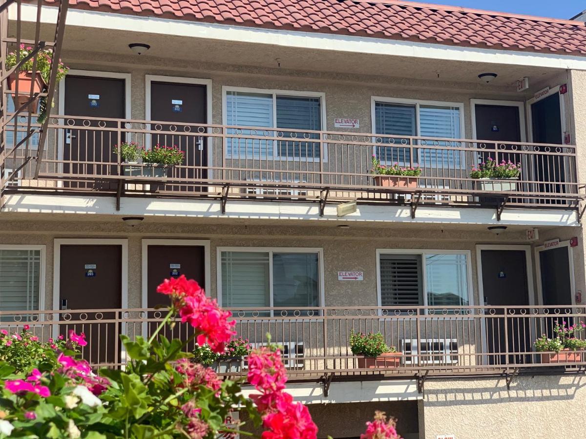 Days Inn By Wyndham Alhambra Ca Экстерьер фото