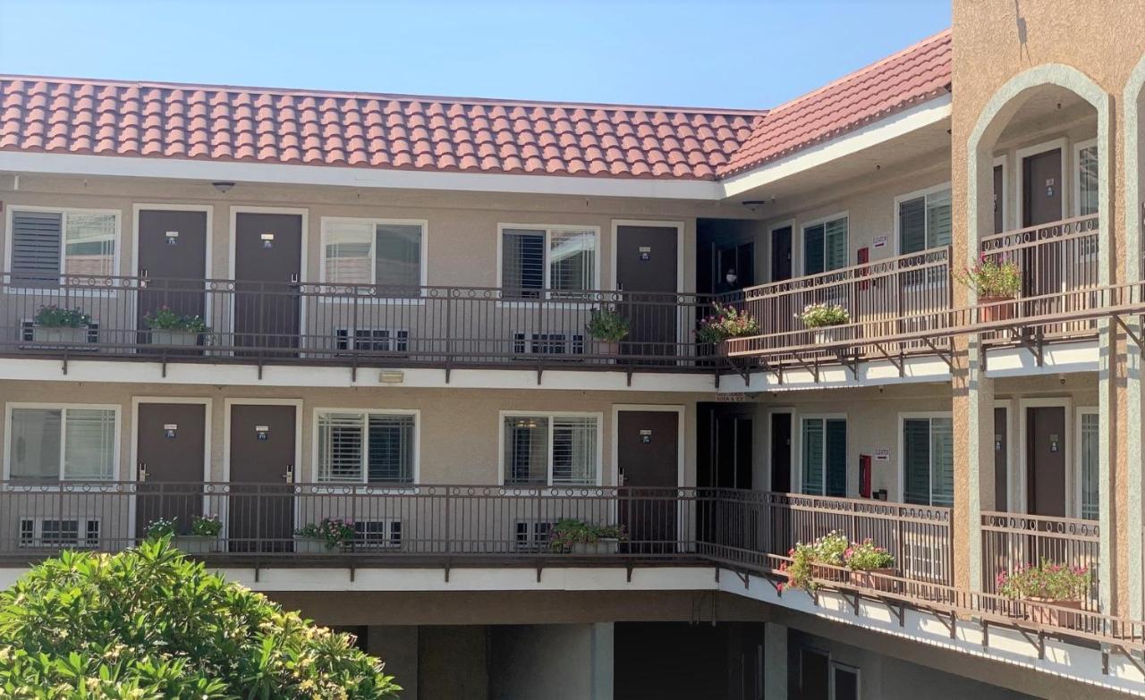 Days Inn By Wyndham Alhambra Ca Экстерьер фото