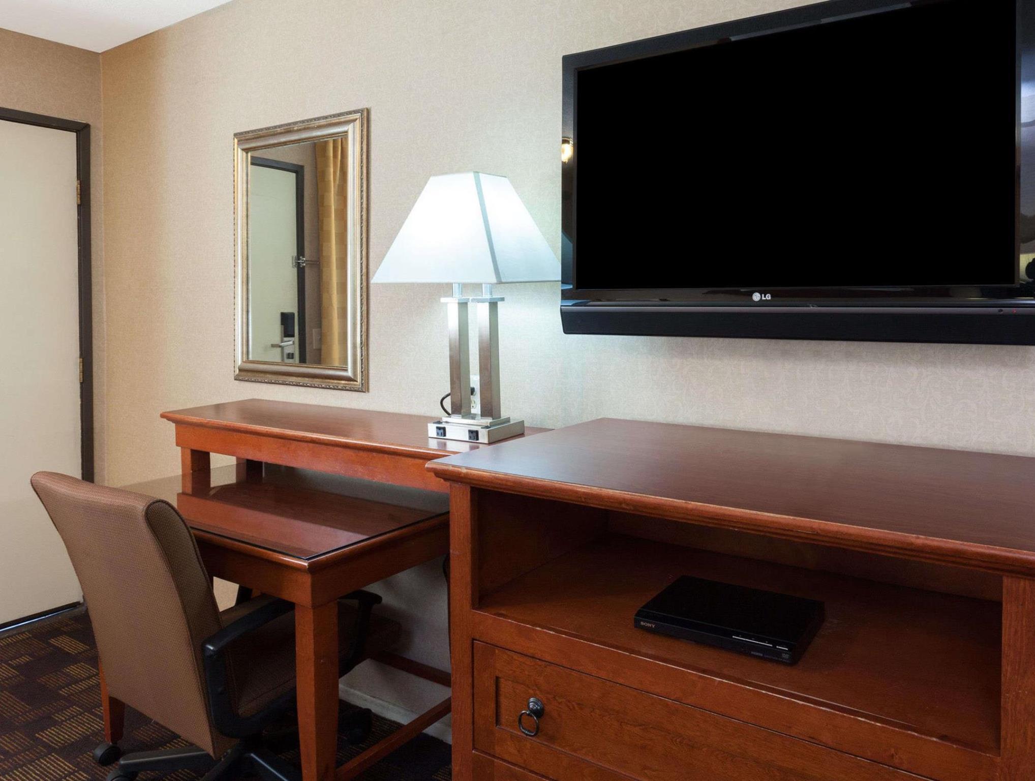 Days Inn By Wyndham Alhambra Ca Экстерьер фото