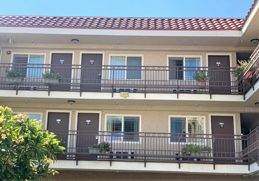 Days Inn By Wyndham Alhambra Ca Экстерьер фото