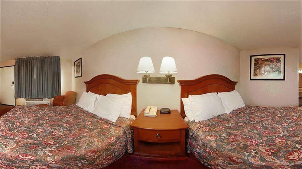 Days Inn By Wyndham Alhambra Ca Экстерьер фото